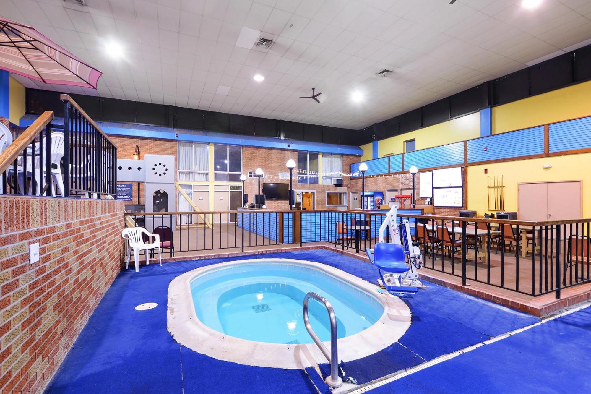 Oyo Hotel Goodland Ks Hwy 24 Dış mekan fotoğraf
